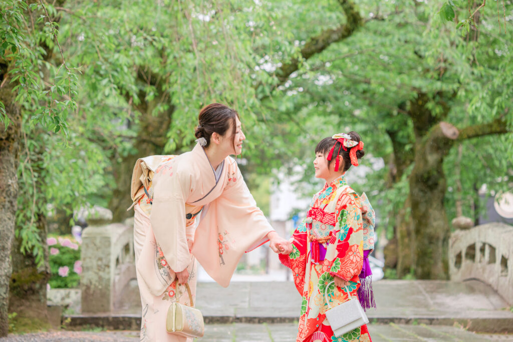 雨の三嶋大社で七五三撮影👘