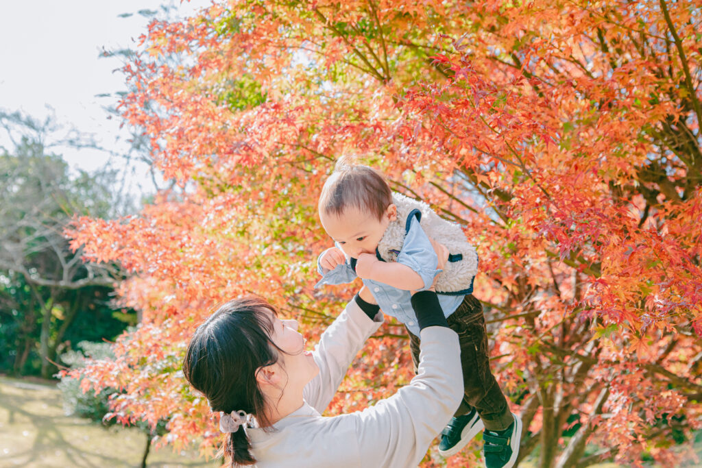紅葉の下で家族写真🍂